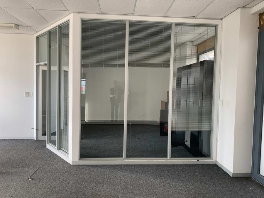 To Let commercial Property for Rent in Sanddrift Western Cape